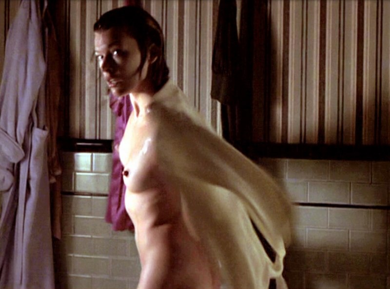 Голая Мила Йовович в фильмах